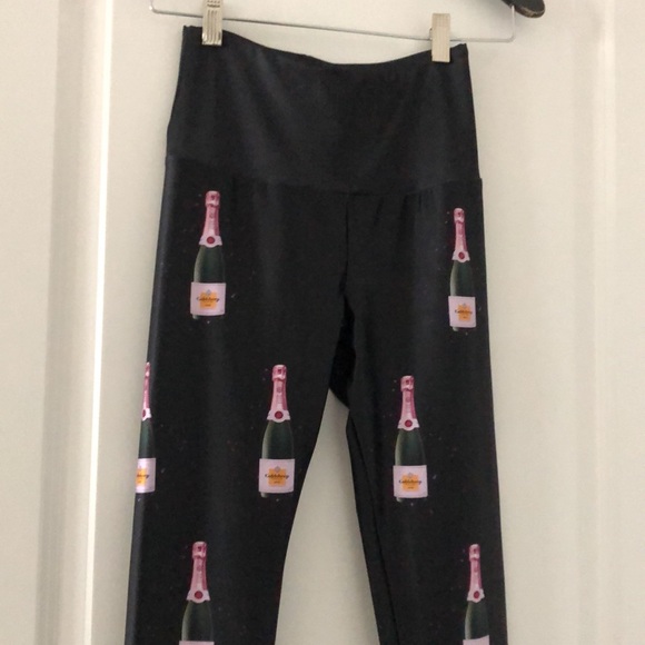 Goldsheep rosé all day leggings size small never been worn. - Picture 8 of 9